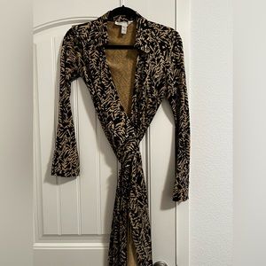 Diane Von Furstenberg vintage Jeanne wrap dress size 6